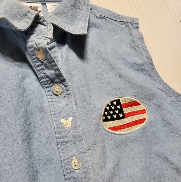 Disney button down - Picture 2 of 3